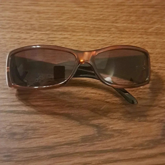 Fashion Sunglasses | One Size | Brown | Gently worn | No visible scratches - Picture 3 of 7
